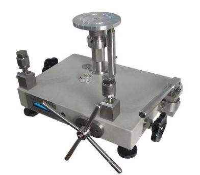 氣體活塞壓力計(jì)的特點(diǎn)及用途？