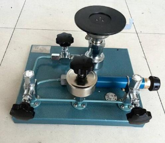 超高壓活塞壓力計(jì)性能特點(diǎn)